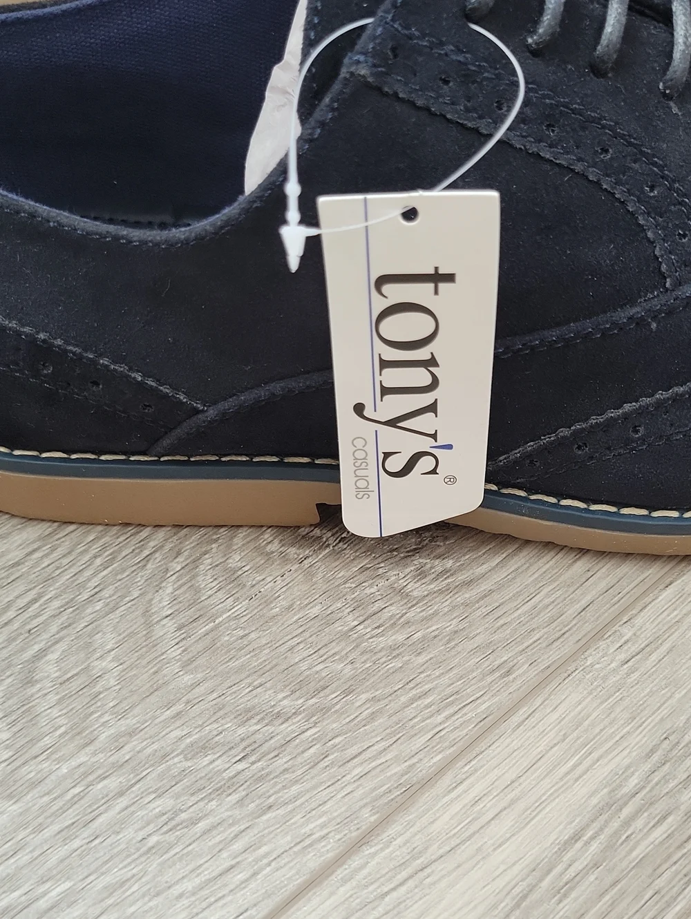 Tony's Navy Blue Suede Brogue Wingtip Dress Casual Shoes Tan Sole Size 11 NIB